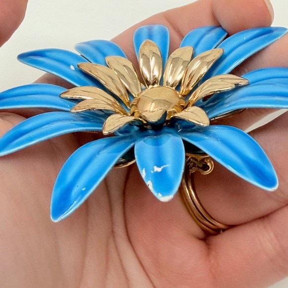 Sarah Coventry Vintage Blue Tahitian Enamel Flower Brooch Gold Tone Signed - Picture 8 of 8